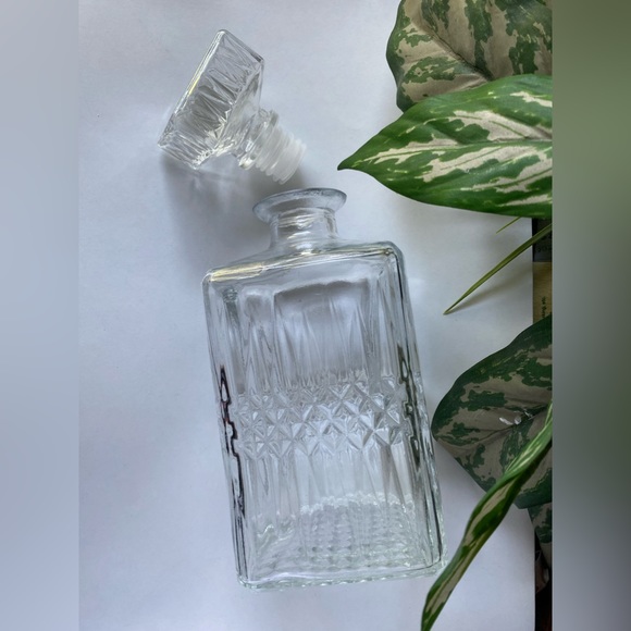 Vintage Glass decanter 38oz( 1115ML) - Picture 5 of 6